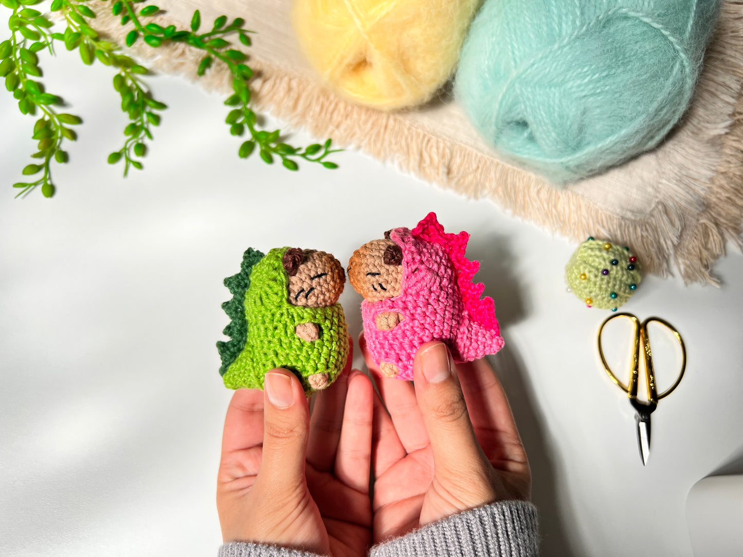 Patrón Disfraz Dinosaurio para Capibara Amigurumi PDF English, Español, Português