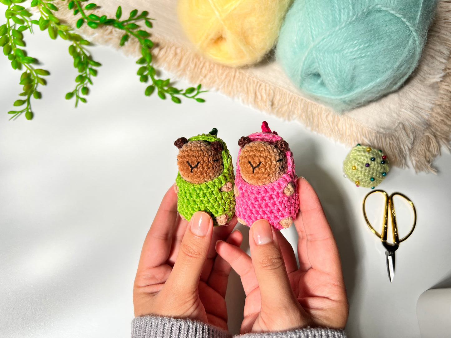 Patrón Disfraz Dinosaurio para Capibara Amigurumi PDF English, Español, Português