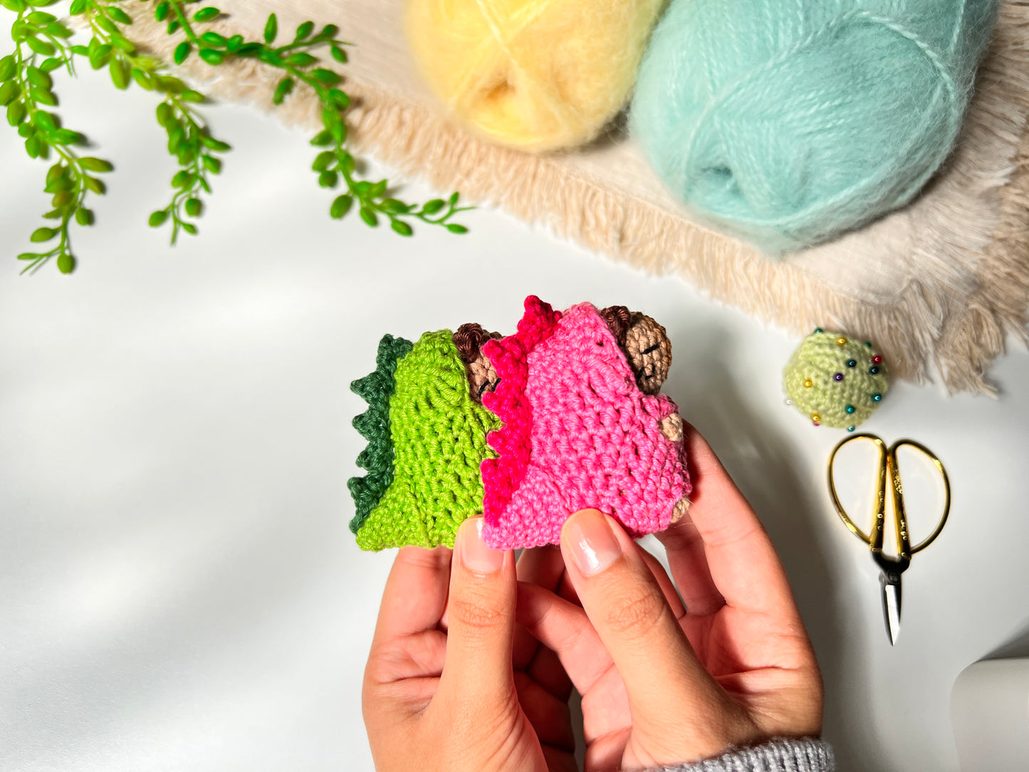 Patrón Disfraz Dinosaurio para Capibara Amigurumi PDF English, Español, Português