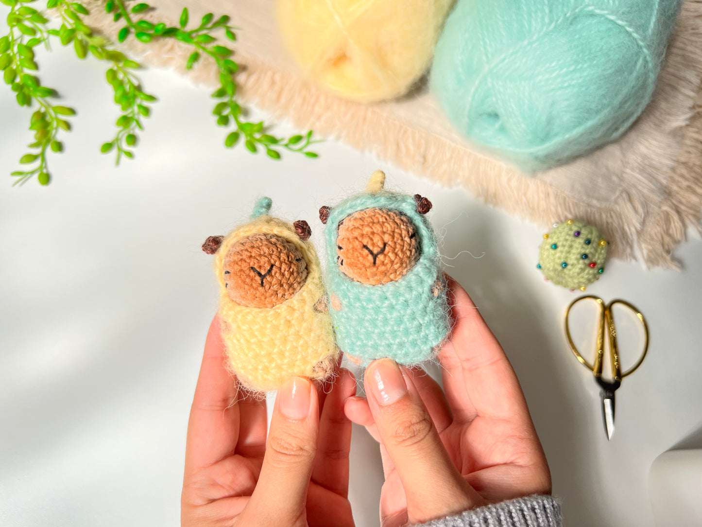 Patrón Disfraz Dinosaurio para Capibara Amigurumi PDF English, Español, Português